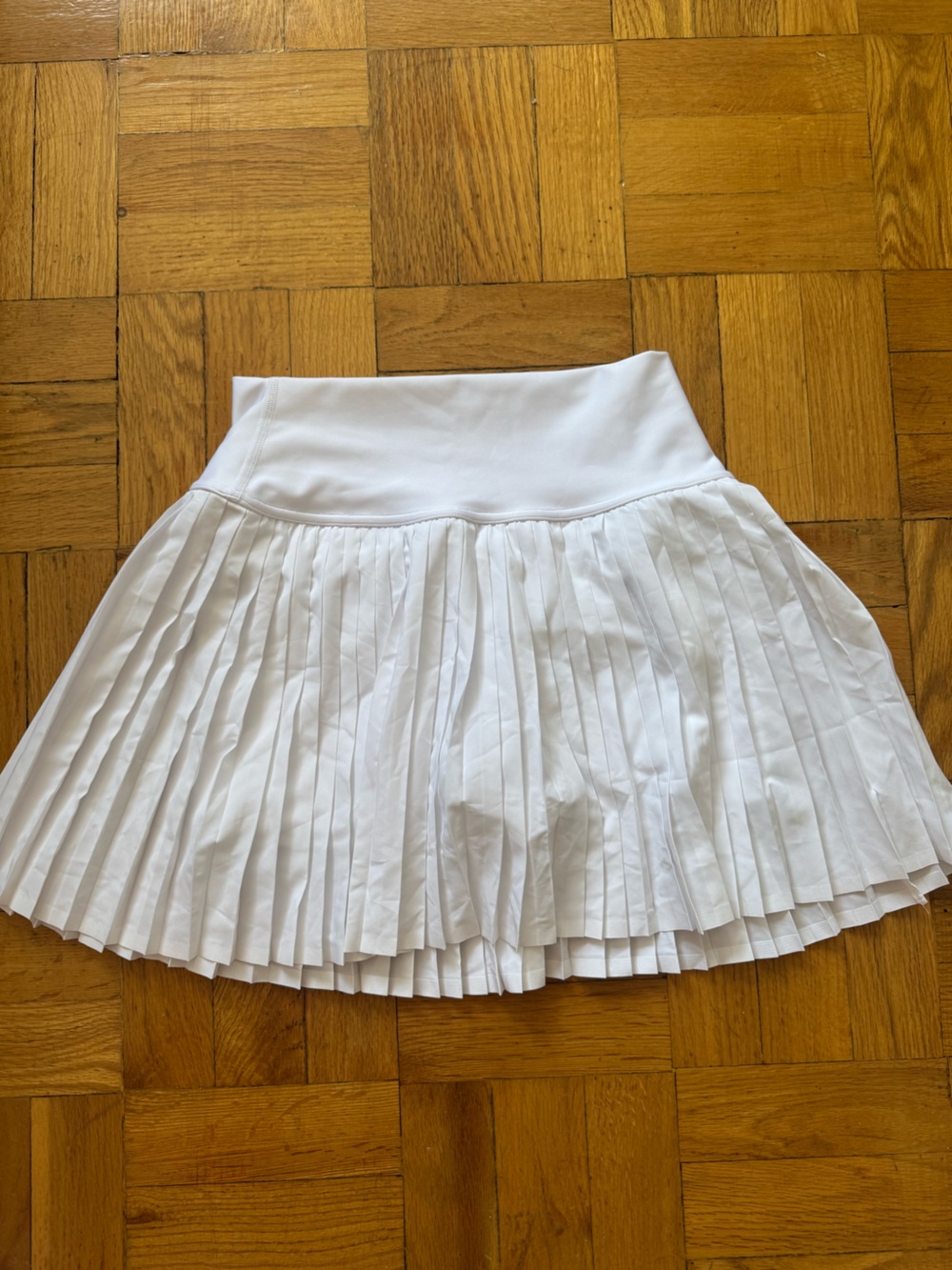 ALO White Pleated Tennis Skirt - Picture 2 of 4